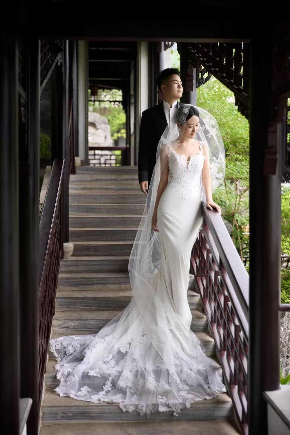 新人中式长廊婚纱照
